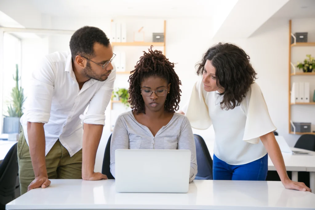 employees consulting expert office